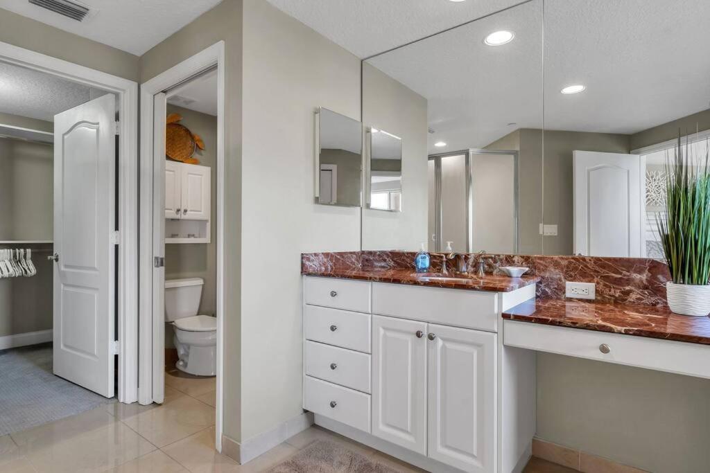 Coastal Elegance: Your Clearwater Beach Escape Exteriör bild
